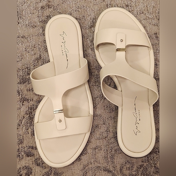 NWB Giorgio Armani Leather Sandals Authentic! Gorgeous! - Picture 9 of 16